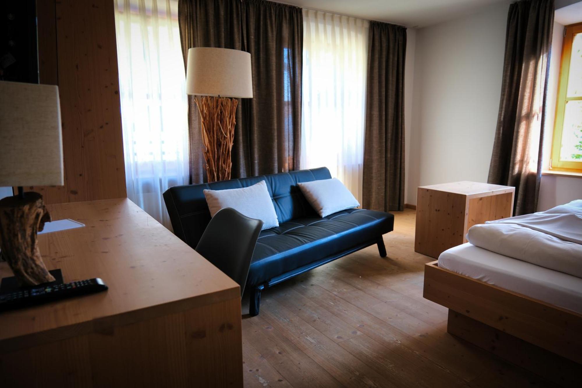 "Beim Butz" Hotel Worth an der Donau Exterior photo
