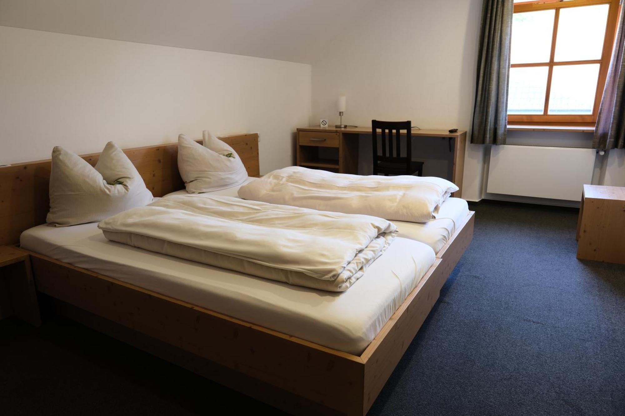 "Beim Butz" Hotel Worth an der Donau Exterior photo