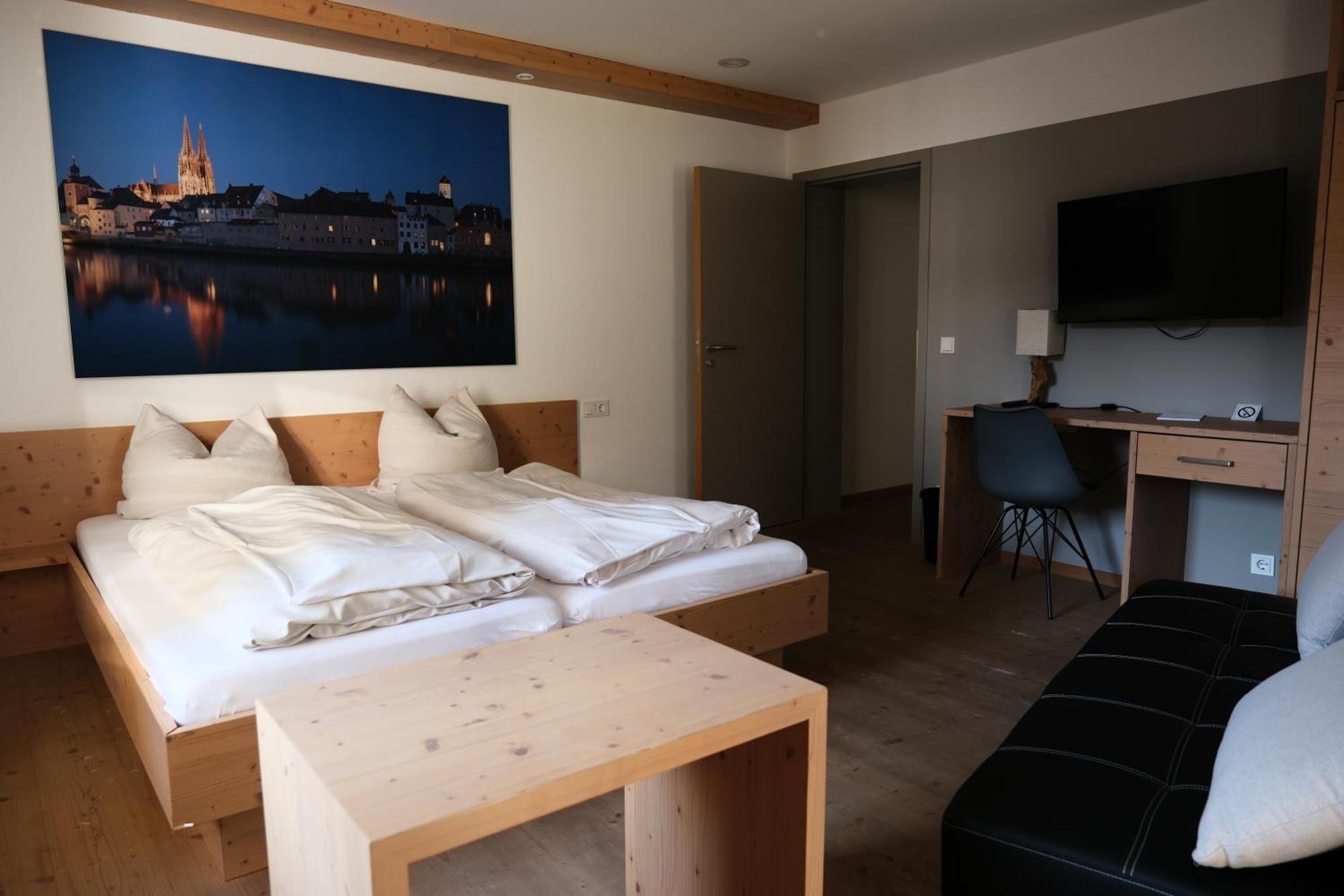 "Beim Butz" Hotel Worth an der Donau Exterior photo