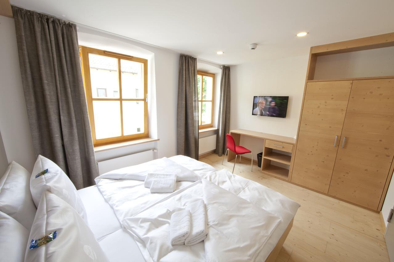 "Beim Butz" Hotel Worth an der Donau Room photo